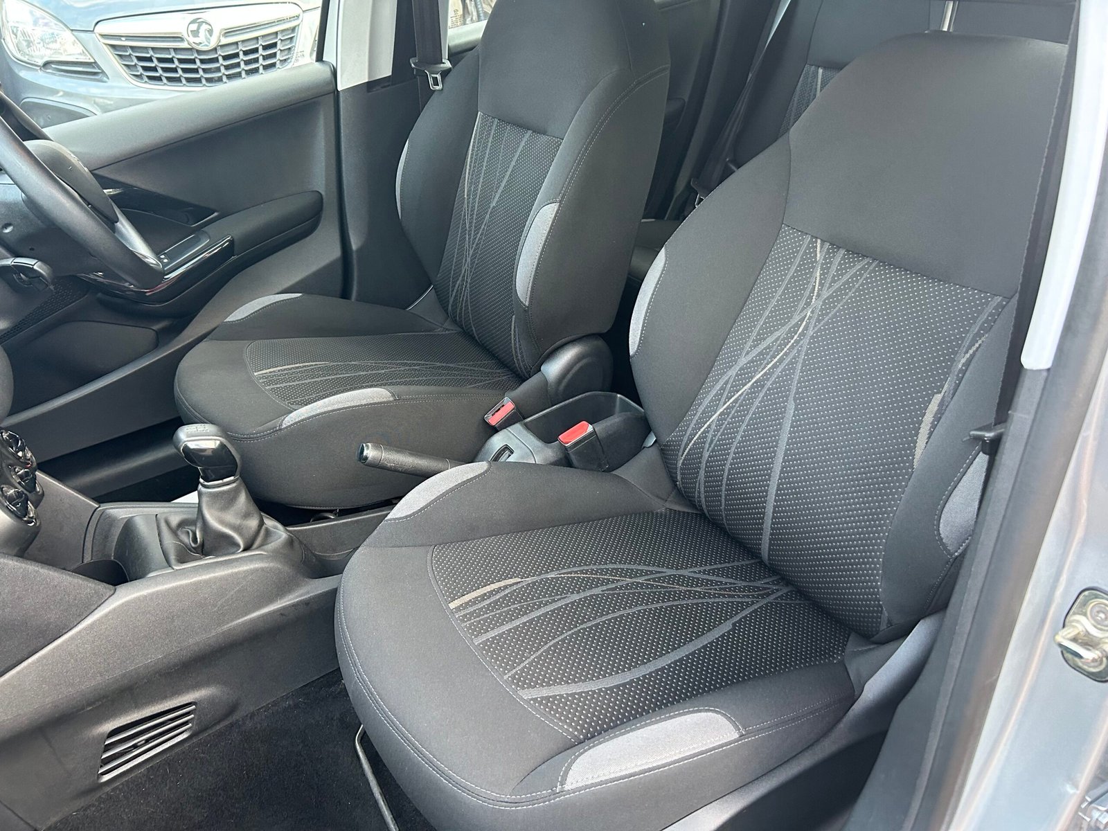 2013 Peugeot 208